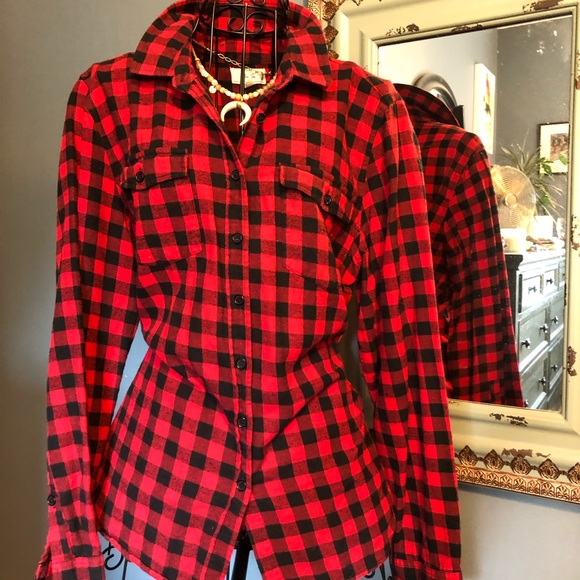 Per Se Tops - Woman’s buffalo plaid flannel button down